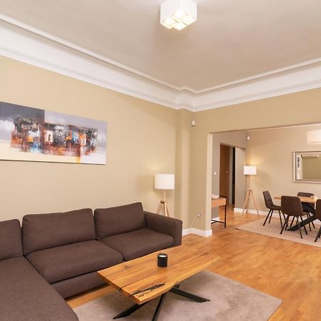 Stunning Luxury 3 Bedroom Apt In The Heart Of Town Sofia Extérieur photo