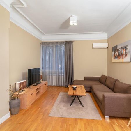 Stunning Luxury 3 Bedroom Apt In The Heart Of Town Sofia Extérieur photo