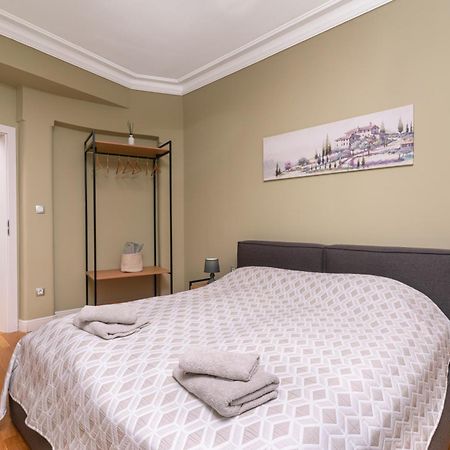 Stunning Luxury 3 Bedroom Apt In The Heart Of Town Sofia Extérieur photo