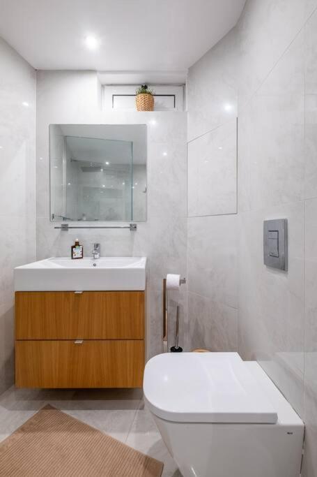 Stunning Luxury 3 Bedroom Apt In The Heart Of Town Sofia Extérieur photo