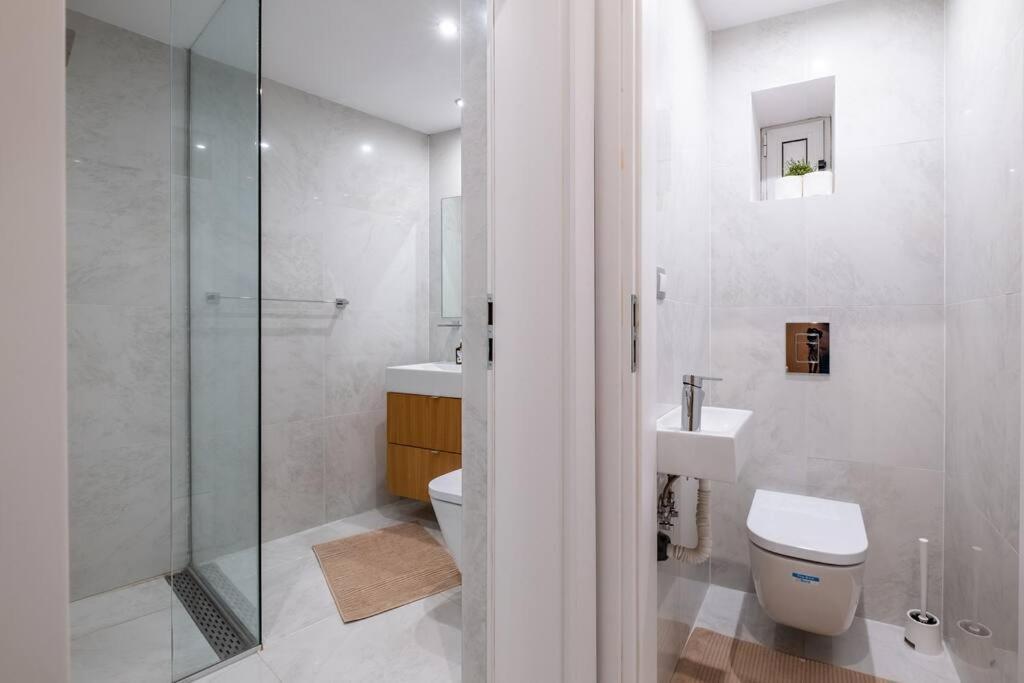 Stunning Luxury 3 Bedroom Apt In The Heart Of Town Sofia Extérieur photo