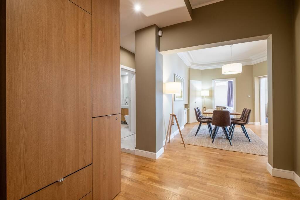 Stunning Luxury 3 Bedroom Apt In The Heart Of Town Sofia Extérieur photo