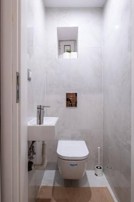 Stunning Luxury 3 Bedroom Apt In The Heart Of Town Sofia Extérieur photo