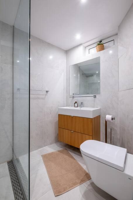 Stunning Luxury 3 Bedroom Apt In The Heart Of Town Sofia Extérieur photo
