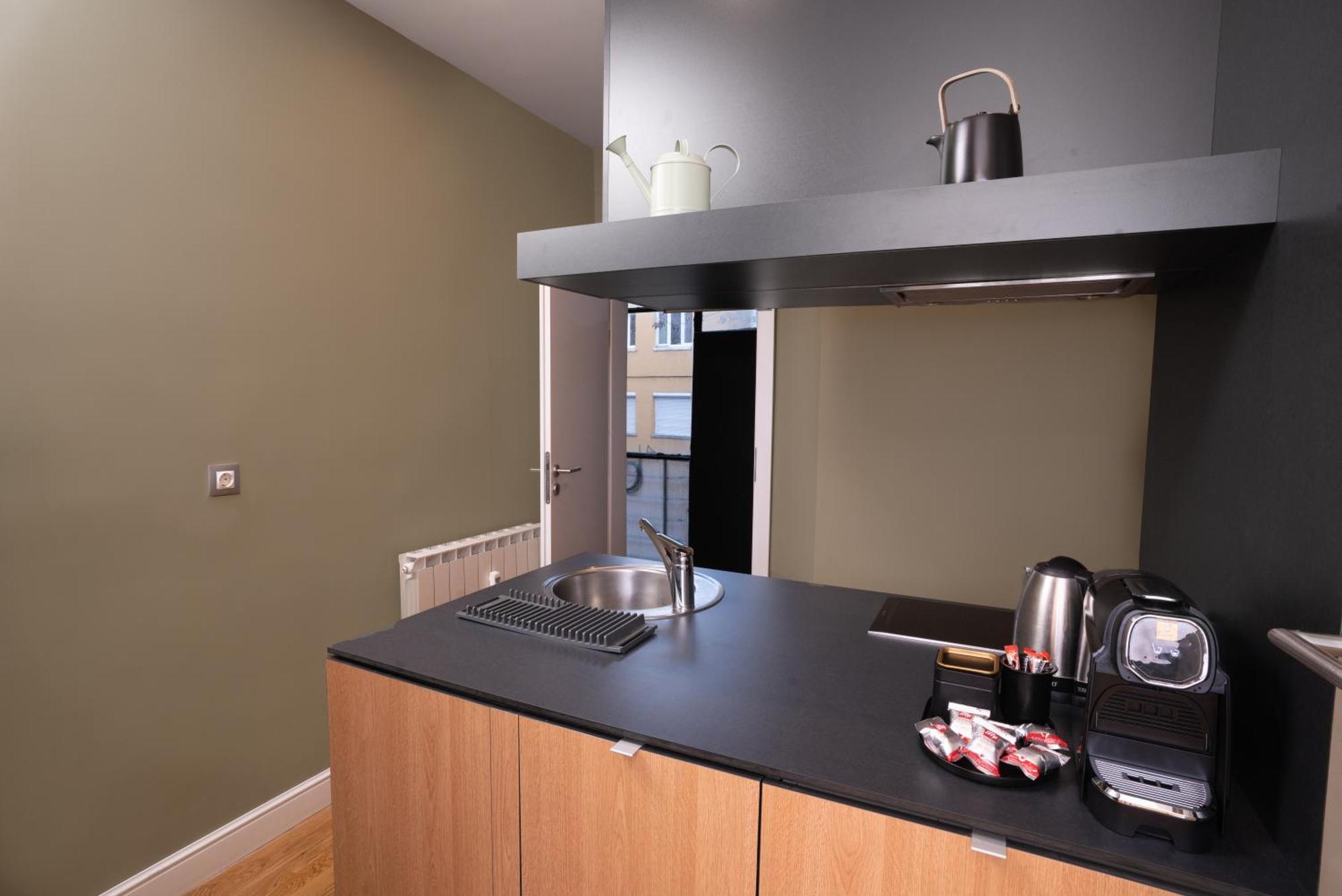 Stunning Luxury 3 Bedroom Apt In The Heart Of Town Sofia Extérieur photo