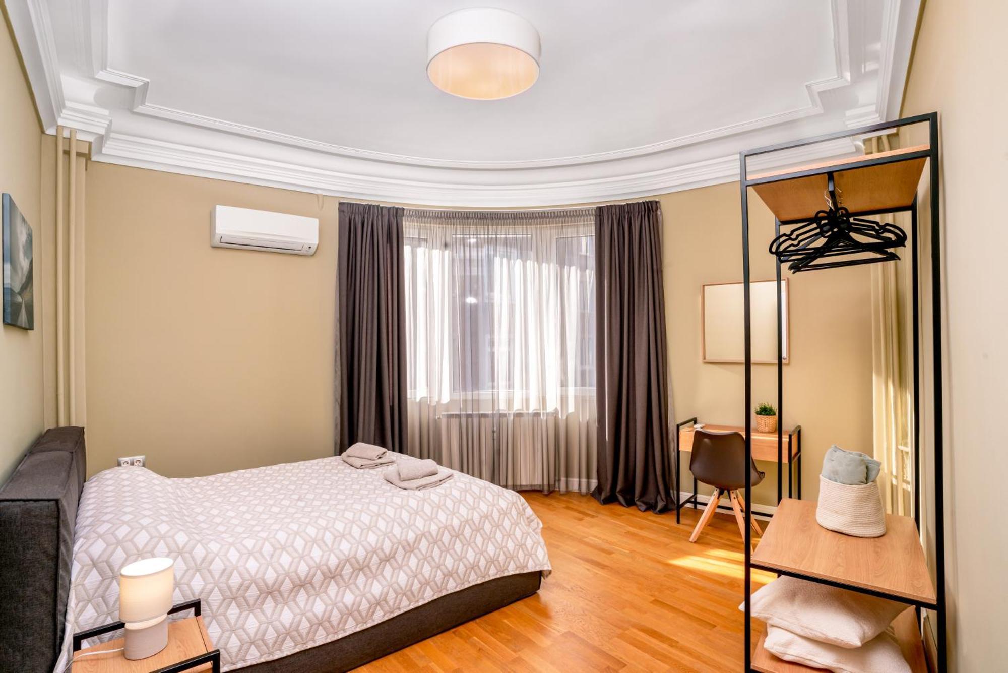 Stunning Luxury 3 Bedroom Apt In The Heart Of Town Sofia Extérieur photo