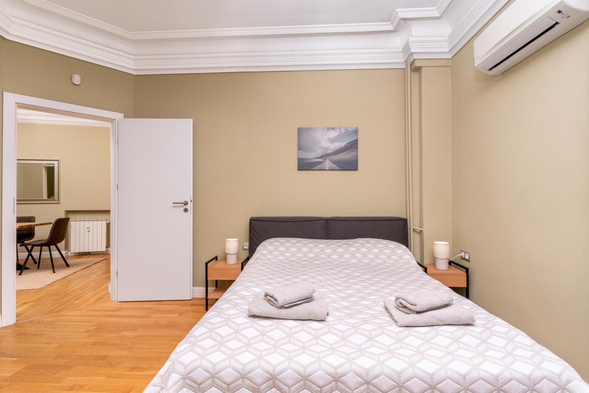 Stunning Luxury 3 Bedroom Apt In The Heart Of Town Sofia Extérieur photo