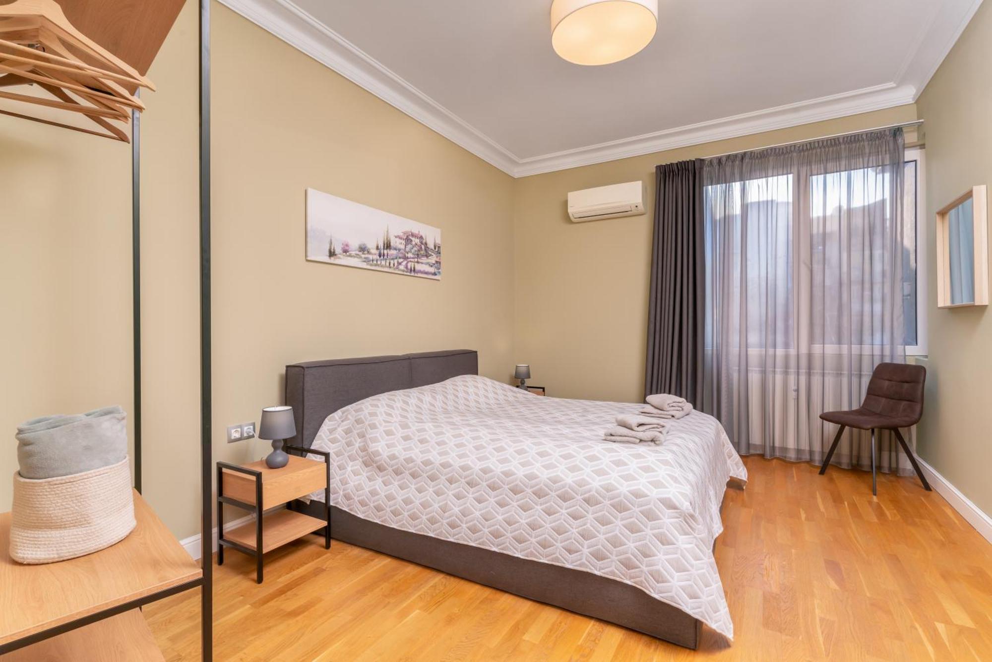 Stunning Luxury 3 Bedroom Apt In The Heart Of Town Sofia Extérieur photo