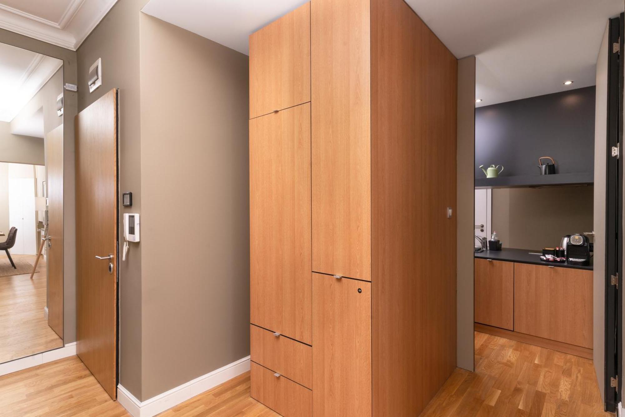 Stunning Luxury 3 Bedroom Apt In The Heart Of Town Sofia Extérieur photo