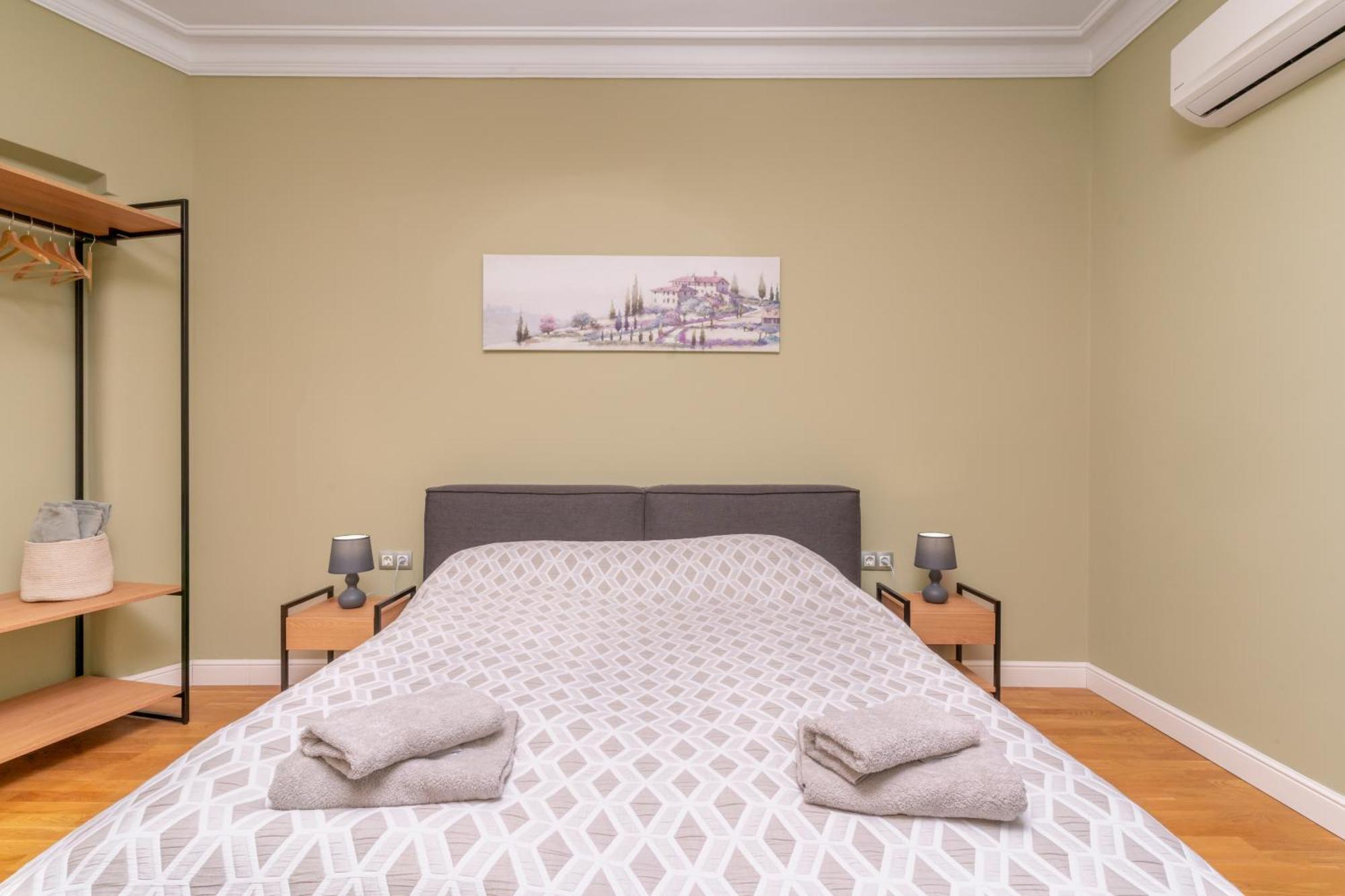 Stunning Luxury 3 Bedroom Apt In The Heart Of Town Sofia Extérieur photo