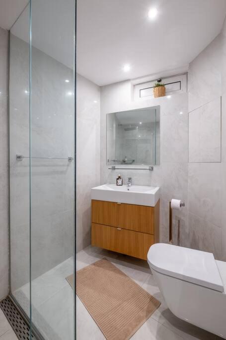 Stunning Luxury 3 Bedroom Apt In The Heart Of Town Sofia Extérieur photo